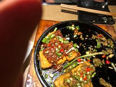 -何师烧烤·香辣蟹·川菜·30年老品牌(太古里旗舰店)