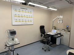 -无奔眼镜·蔡司·依视路授权店(朝阳大悦城店)