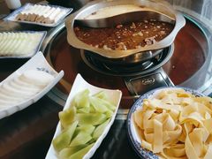 -亿诣蝎府炸酱面羊蝎子火锅(酷车小镇店)
