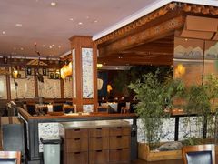 -八府香鸭·啫啫煲(华山路店)