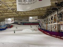 -乔波室内滑雪场