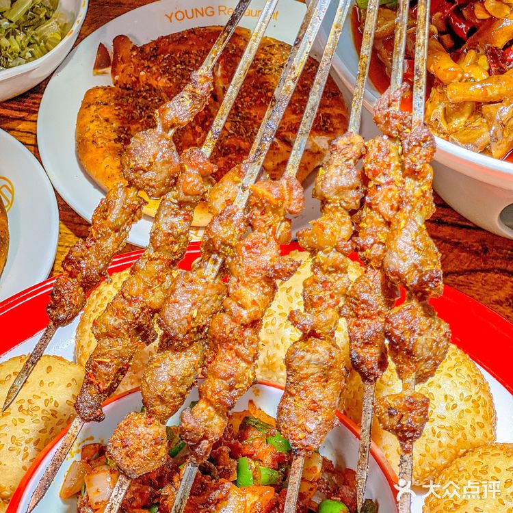 这一口西安传统烤肉谁懂啊……