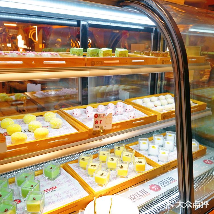 汉江山常熟首店，300多种菜品吃到扶墙出