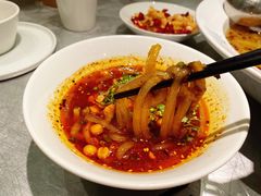 -姚姚酸菜鱼·金戈戈香港豉油鸡(喜荟城联名店)