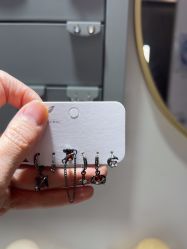 -AI艾耳·专业手工耳洞·穿孔美学馆