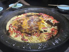 -红九格老火锅(三峡广场店)