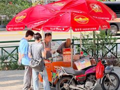 -詹爷爷乌节路街头冰淇淋