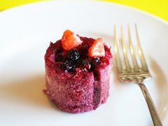 夏季梅子蛋糕-非常时髦餐厅VUE Restaurant(外滩茂悦大酒店)