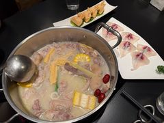 -鲜入唯煮·港式海鲜牛肉火锅(金宝街店)