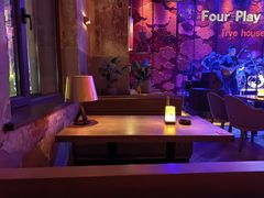 -FOUR PLAY BAR