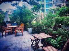 -彳亍咖啡·这里(水湾路店)