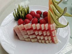 -思念果岭湖畔花房餐厅