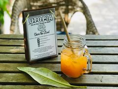 -乌托邦酒吧和餐厅