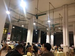 大堂-标记美食新鲜猪杂(兴南大道店)