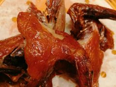 润烧脆皮乳鸽-稻香酒家·33年老字号·港式粤菜(富邦中心店)