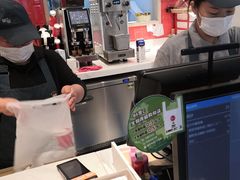 -85度C(生甜甜圈研究工坊·上海平凉店)