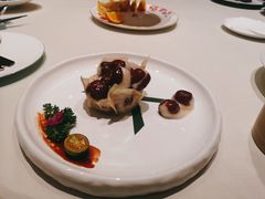 红衣少女-蝶园·装修中(BFC外滩金融中心店)