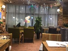 大堂-雨舍咖啡(汉神购物广场咖啡街区店)