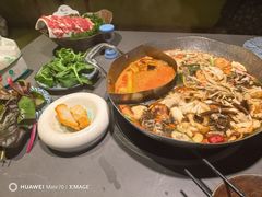 -楠小云·云南鲜菌·鲜牛自助火锅(九眼桥店)