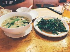 -J Daeng Seafood