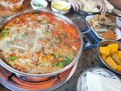 -黄利砖万峰林布依特色酸笋牛肉馆