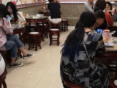 大堂-广信牛奶甜品世家(台东店)