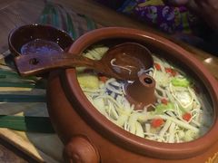 无水蒸制竹笙汽锅鸡汤-雀舞云南菜(乐客城店)