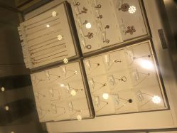 -潮宏基(大商新玛特店)