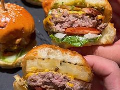 -三勾JJJ Burger&Coffee(梅溪湖店)