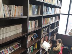 -钟书阁(松江泰晤士小镇店)