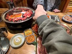 -汉城烤肉·黑金冠(华山路店)
