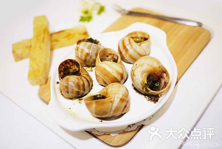 欧芹黄油焗蜗牛