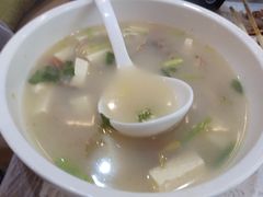 酸菜豆腐花蛤汤-探秘12时海鲜生蚝排档