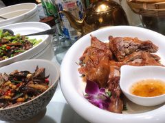 -绿草地·湘菜(酃湖师院店)