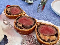 惠灵顿牛排-弦月窗LUNETTE BY AMANDA(复兴路店)