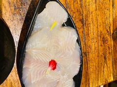 -老牌坊云南鱼豆花火锅(爱建店)