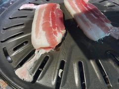 厚切猪五花-明洞阿姨·韩式酱蟹烤肉·创意料理(三元桥店)