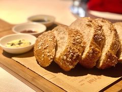 餐前面包-郑州绿地JW万豪酒店The Grill烤汇扒房
