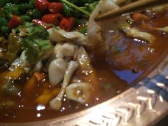 -沪小二炭火蛙锅(淮海中路美食不夜城店)