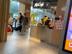 -麦当劳(中二横路店)