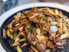 经典葱爆小羔羊肉-悦融·京鲁菜·露台花园(安定门店)