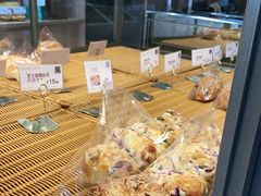 -顶东面包花园·生日蛋糕(世博店)