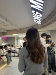-宫铭烫发染发接发店
