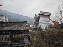 -四川汶川特大地震漩口中学遗址