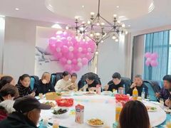 -一家人(凯旋路店)