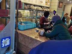 排队买蝴蝶酥的人潮-老同盛(昌里路店)