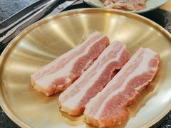 -臻牛烤肉