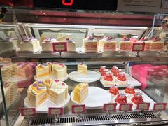 应季白巧水果千层-PAOPAO Bakery&Café(港汇店)