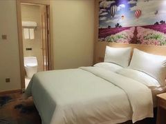 -维也纳酒店(重庆西站巴国城店)