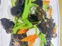 -老码头黑皮肘子锅包肉(赣水路店)